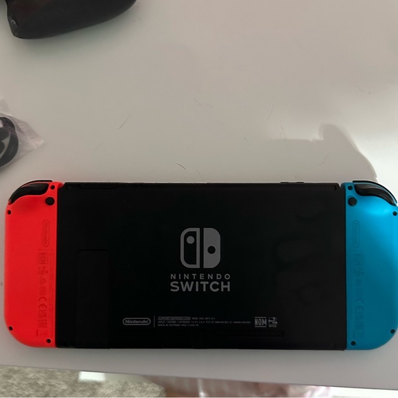 Nintendo switch - Picture 2 of 4
